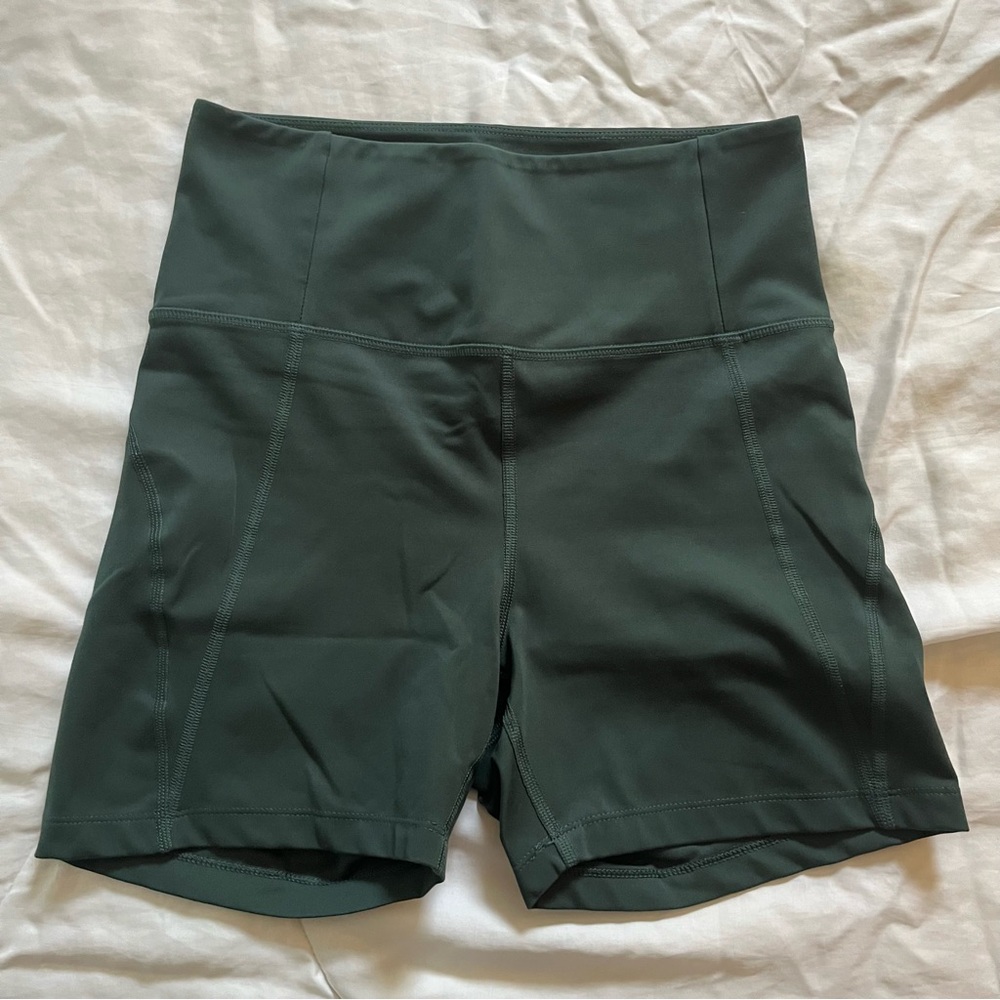 NWOT Girlfriend Collective Compressive Run Shorts